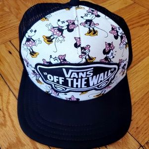 NWT VANS Disney Limited Edition Minnie Mouse Hat